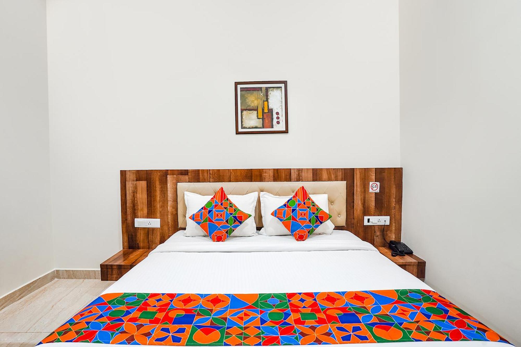 העיר בנגלור Fabhotel Wonder Stay Suite Rooms - Nr Aecs Layout Main Road מראה חיצוני תמונה
