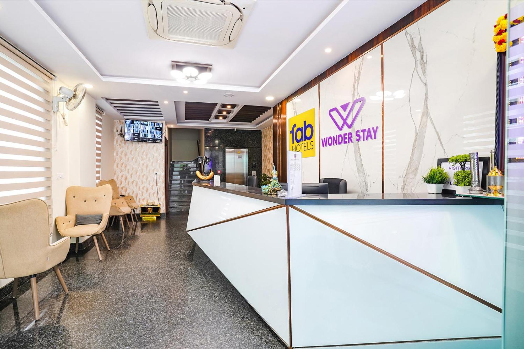 העיר בנגלור Fabhotel Wonder Stay Suite Rooms - Nr Aecs Layout Main Road מראה חיצוני תמונה